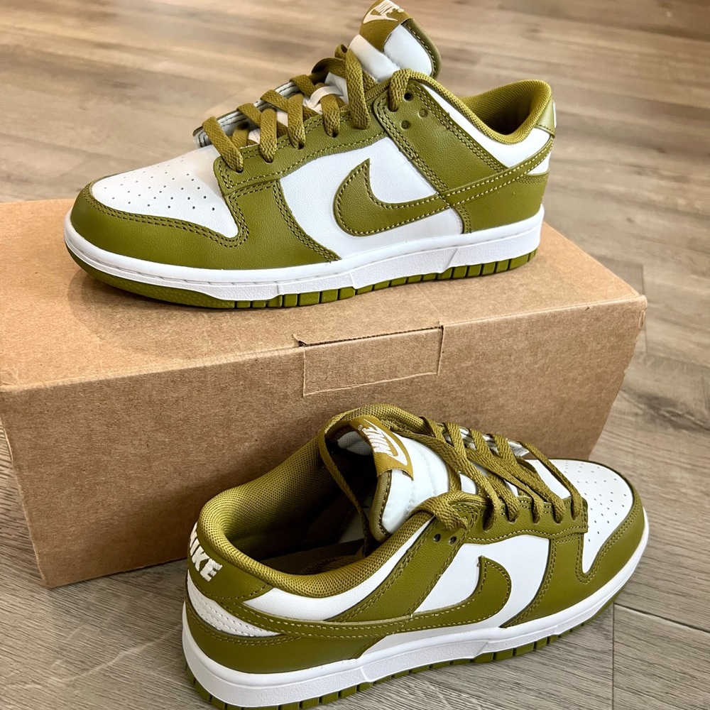 Nike Dunk Low Retro Sneakers-White/Khaki Green-size 8.5 women’s 7 men’s - Picture 3 of 11